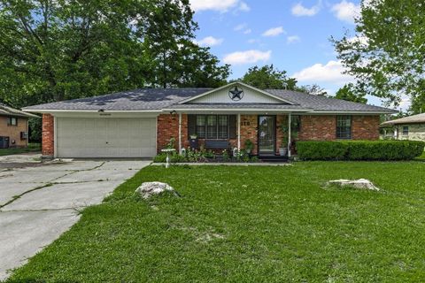 Photo of 110 Norma Circle, Greenville, TX 75402 (MLS # 20963068)