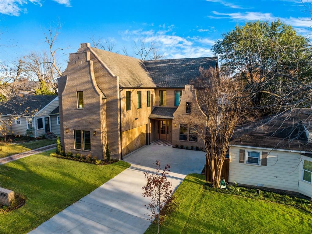 8714 San Fernando Way