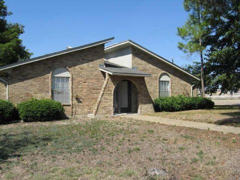 203 Martin Luther Circle Duncanville TX 75116