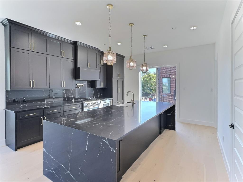 400 Vista Buena Trail