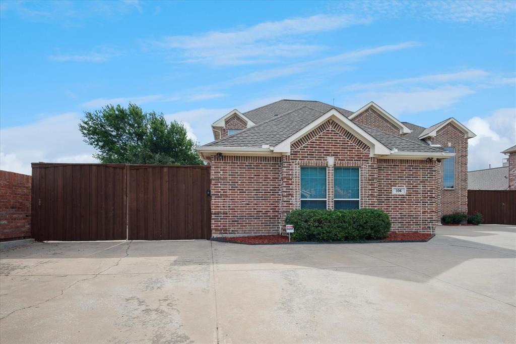 104 Trinity Court