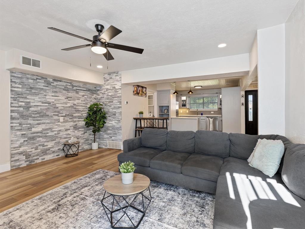 Braeburn Glen - Residential