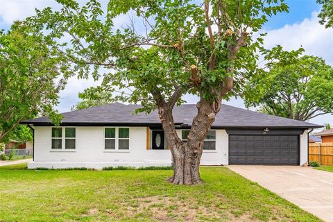 214 Betty Drive Richardson TX 75081