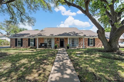 5204 Lake Highlands Drive Waco TX 76710