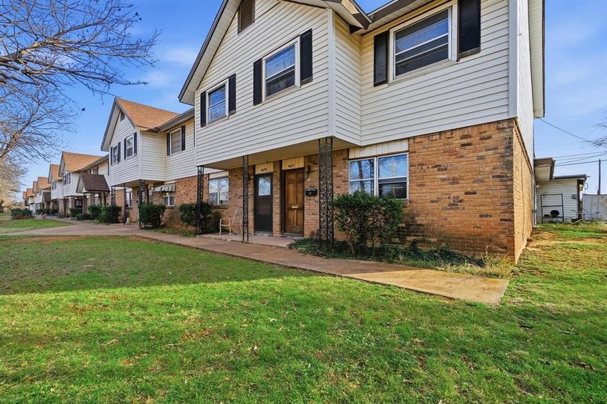 ATTENTION INVESTORS!  A great opportunity to take this 3 bed, 1.5 bath, 2 living area home and bring it back to life.  With some work and vision, this property could be the perfect home for a rental or owner-occupant. Call your favorite agent today to see if this is the project for you!