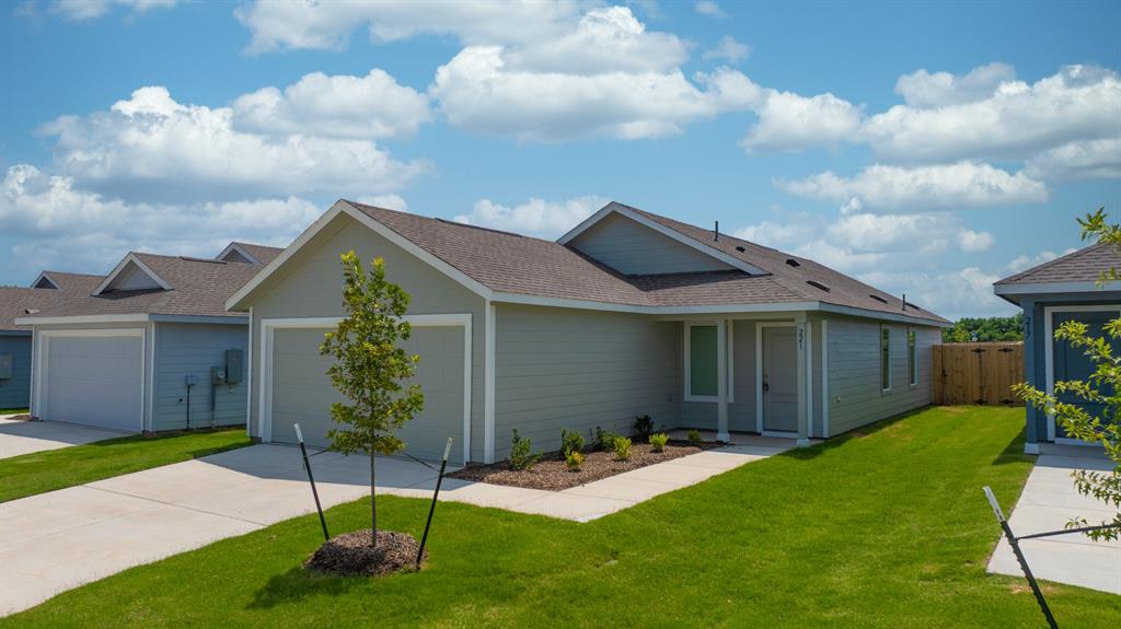 221 Poplar Place