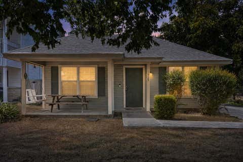 Photo of 1929 S 14th Street, Waco, TX 76706 (MLS # 21360534)