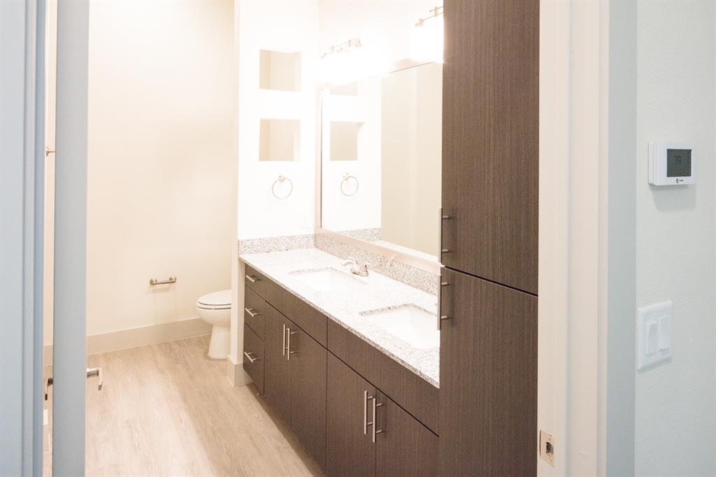 MISTLETOE HEIGHTS ADDN-FTW - Residential Lease