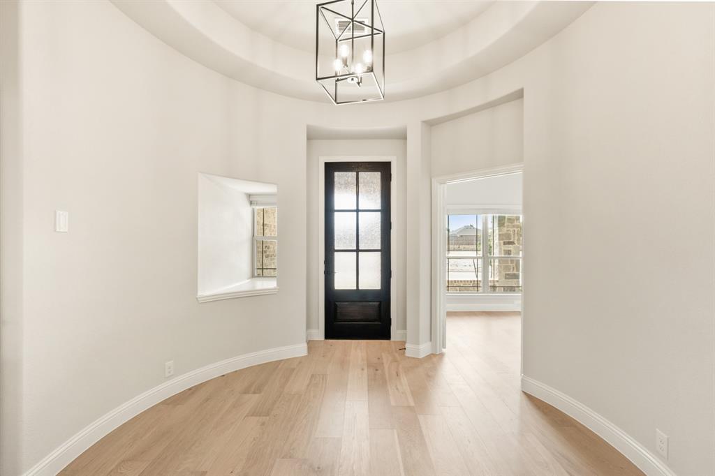 3449 Nightingale Lane