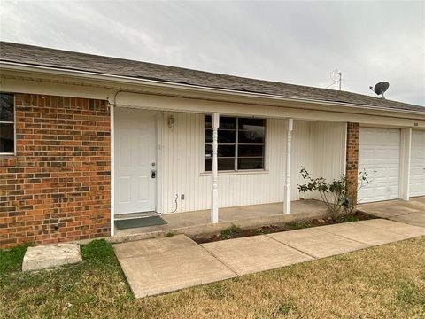 A home in Mineral Wells