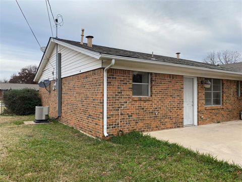 A home in Mineral Wells