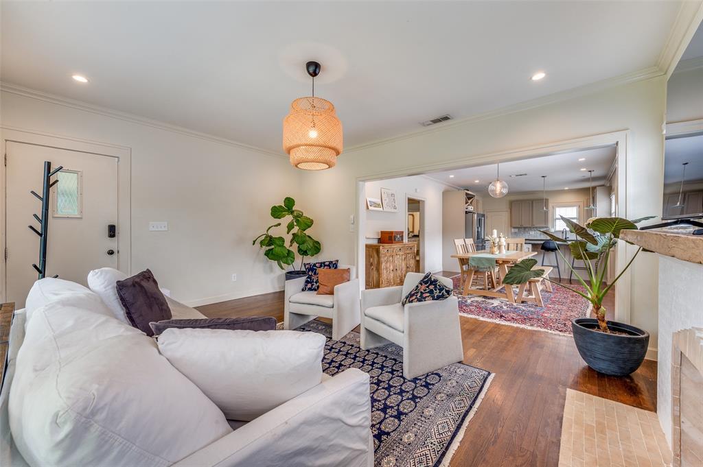903 N Montclair Avenue