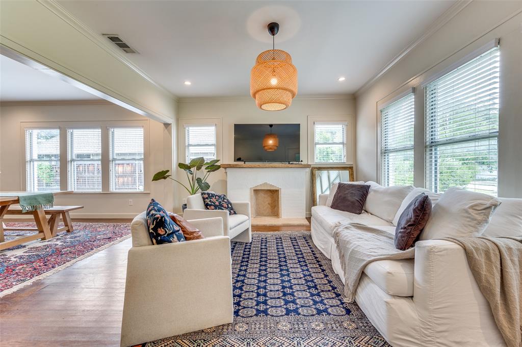 903 N Montclair Avenue