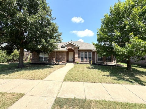 Photo of 5512 Vineyard Lane, McKinney, TX 75070 (MLS # 21372922)