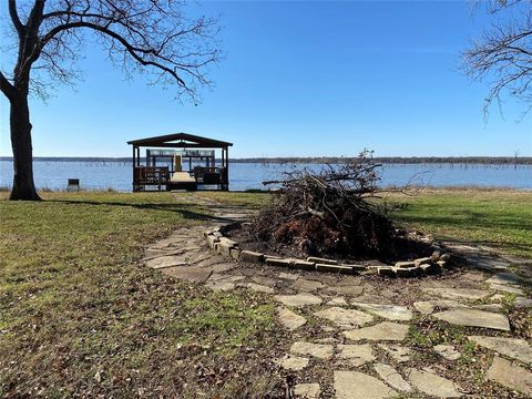 A home in Lone Oak