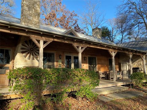 A home in Lone Oak