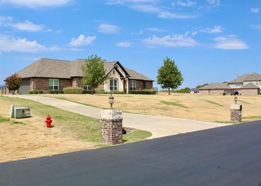 7061 Whispering Oaks