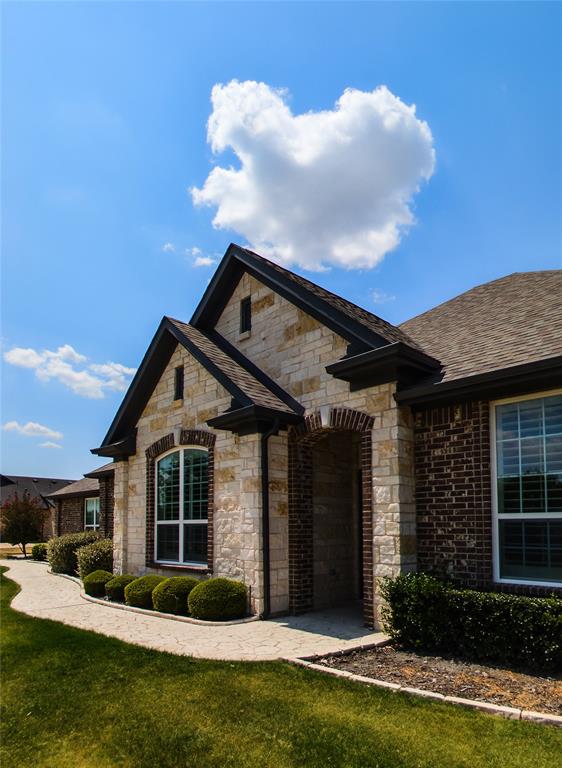 7061 Whispering Oaks