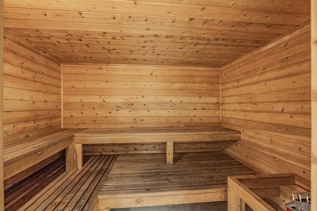 1505 Elm Street Condo - Residential