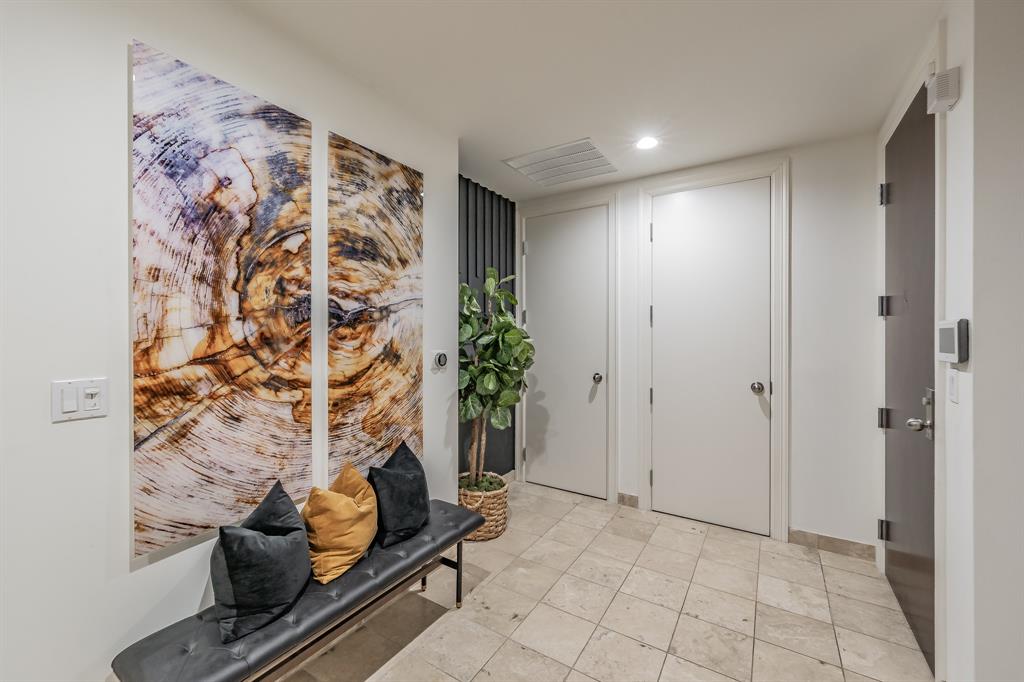 1505 Elm Street Condo - Residential