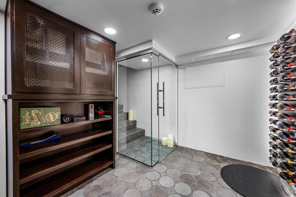 Country Club Estates - Residential