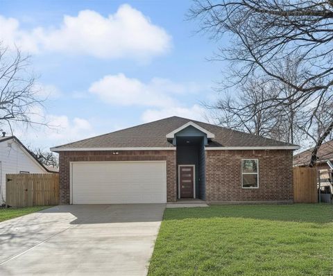 205 East Place White Settlement TX 76108