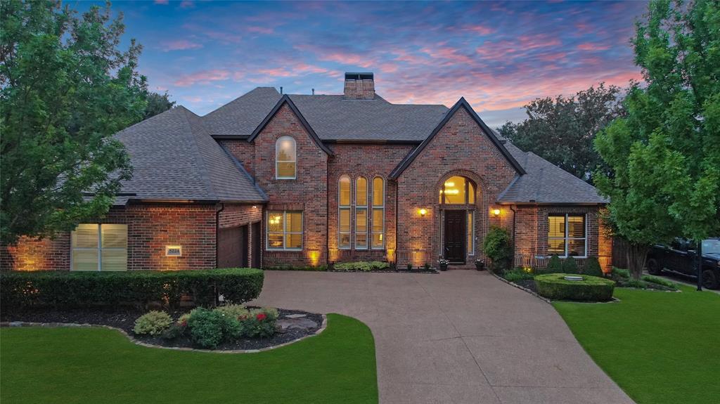 5224 N Meadow Ridge Circle