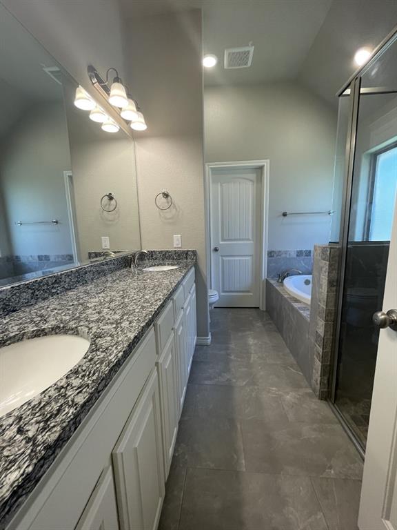 Granbury, Texas 76049, United States, 3 Bedrooms Bedrooms, ,2 BathroomsBathrooms,Residential,Active,125181