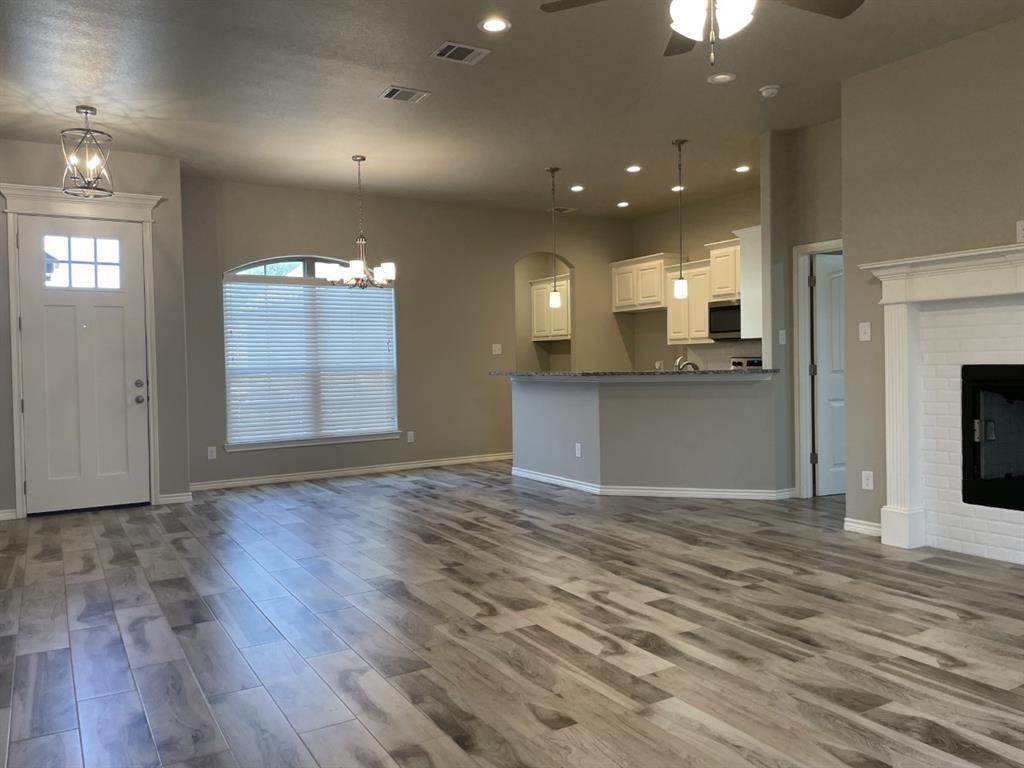 Granbury, Texas 76049, United States, 3 Bedrooms Bedrooms, ,2 BathroomsBathrooms,Residential,Active,125181