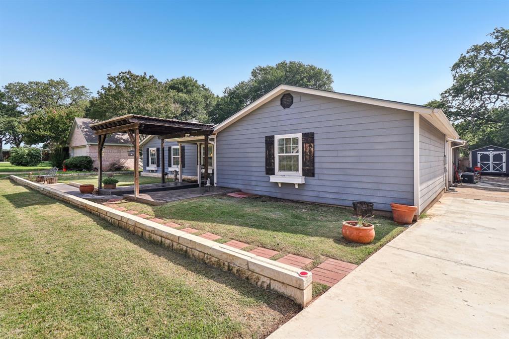 3703 Winding Way