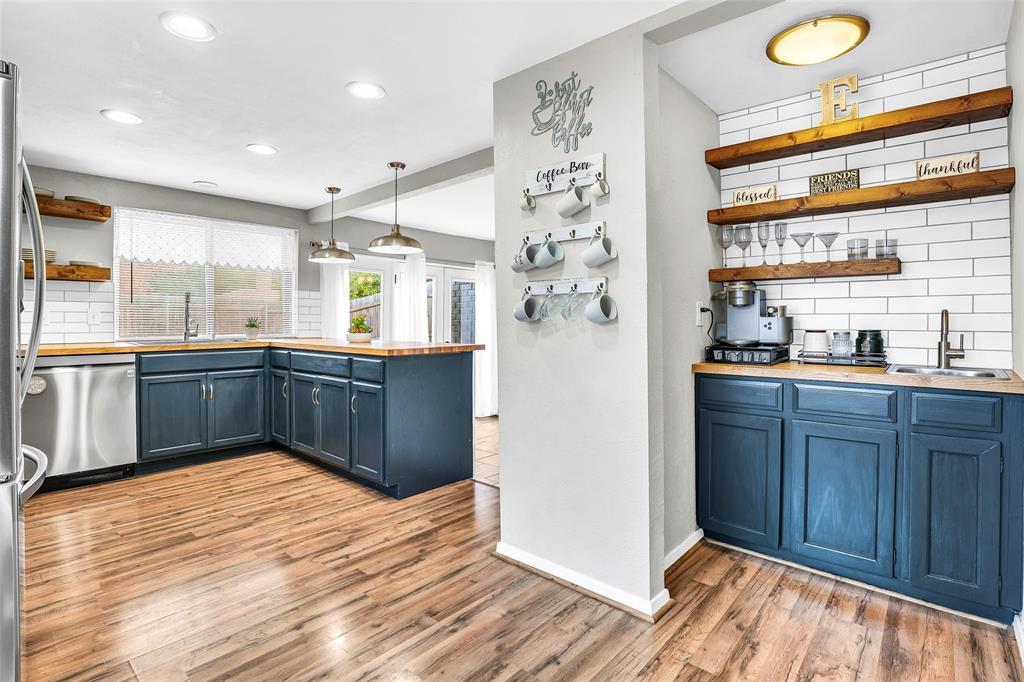 1433 Forestglen Drive