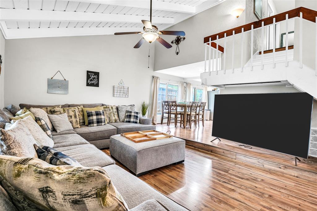 1433 Forestglen Drive