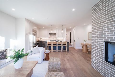 Tiny photo for 4529 Emerson Avenue #8, University Park, TX 75205 (MLS # 21088370)