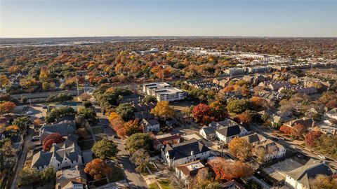 Tiny photo for 4529 Emerson Avenue #8, University Park, TX 75205 (MLS # 21088370)