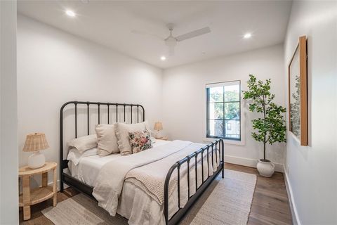 Tiny photo for 4529 Emerson Avenue #8, University Park, TX 75205 (MLS # 21088370)