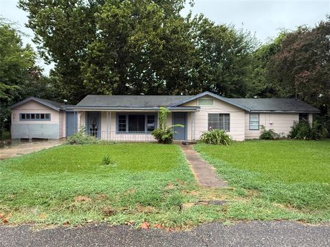 1805 Traffic Street Bossier City LA 71111