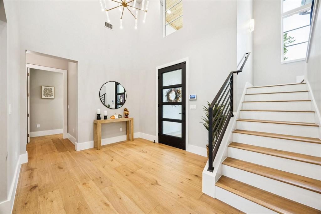 Eastpointe Ter - Residential