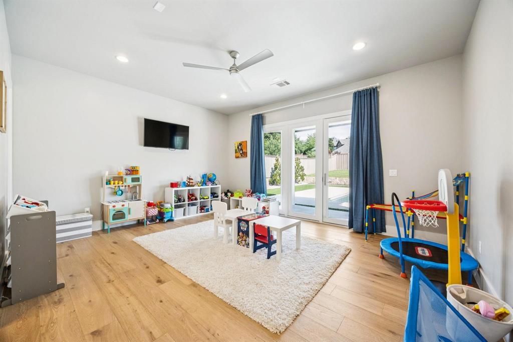 Eastpointe Ter - Residential