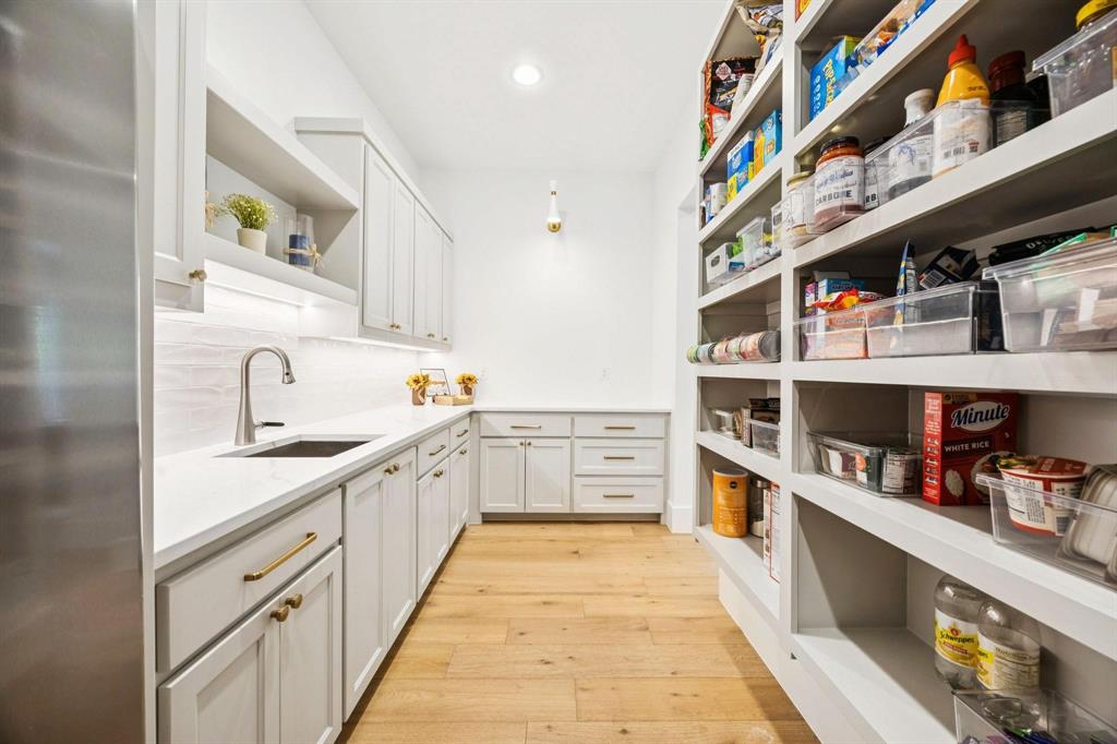 Eastpointe Ter - Residential