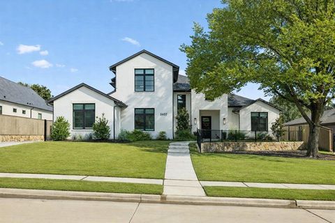 Photo of 2602 Pointe Court, Colleyville, TX 76034 (MLS # 21210966)