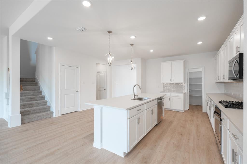 3912 Amethyst Drive