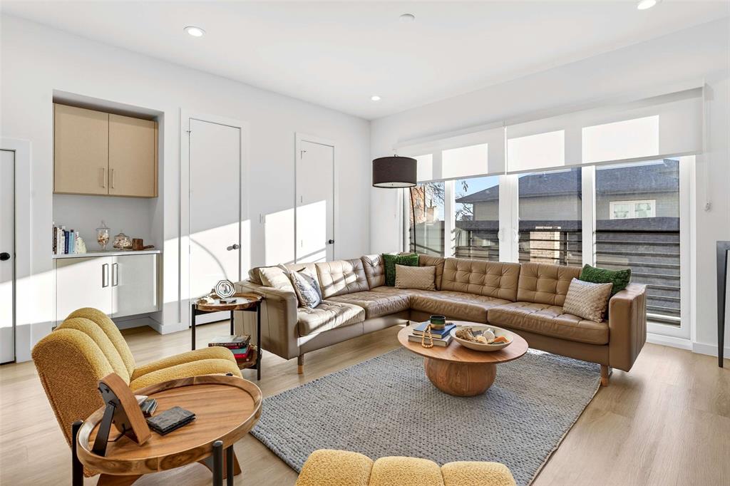 419 W 9th Street 102