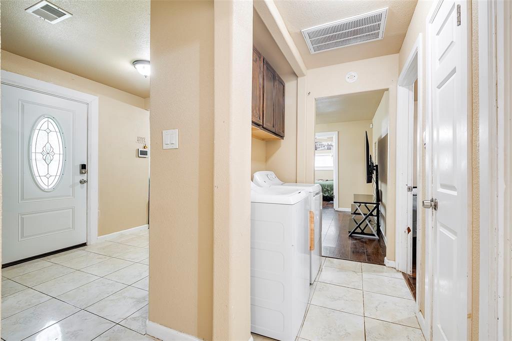 Fort Worth, Texas 76119, United States, 3 Bedrooms Bedrooms, ,1 BathroomBathrooms,Residential,Active,153536