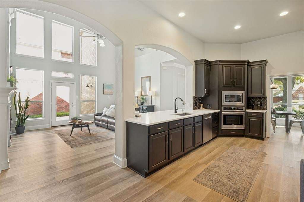 3942 Navarro Way