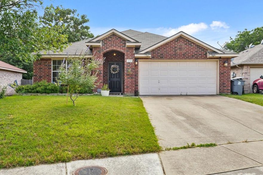 Amazing home on a cul-de-sac with the WOW factor! Huge entryway, nice office or bonus room, decorator colors, arched doorways, open floor plan, spacious kitchen, stainless appliances, nice pantry, lots of windows and storage, very clean and well loved home. All the bedrooms have big closets and the master has a wonderful walk in closet. Spacious back yard, nice patio. You will love the joys of owning this beautiful home that shows pride of ownership and is very inviting. Located in a prime location. Within walking distance to High School and  Mountain View College Approx. 15 minutes to downtown Dallas or Six Flags and Cowboys Stadium.