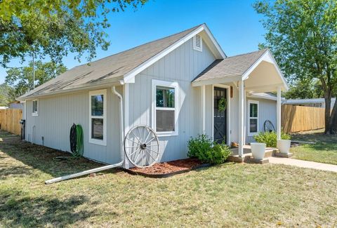 801 Carolina Street Graham TX 76450