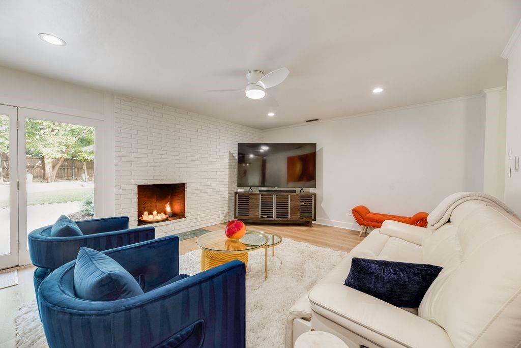 2714 Lakeview Lane
