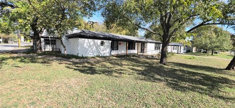 Photo of 5640 Fursman Avenue, Fort Worth, TX 76114 (MLS # 21125776)