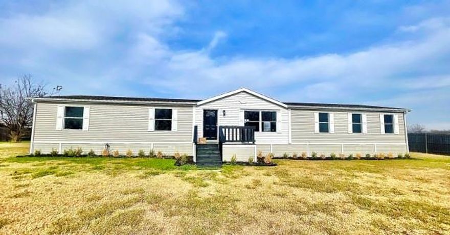 Full rehab complete! Great 4 bedroom 2 bath home on 1 acre! Fresh Paint, new flooring! Ready for all buyers! This is a Fannie Mae HomePath Property!