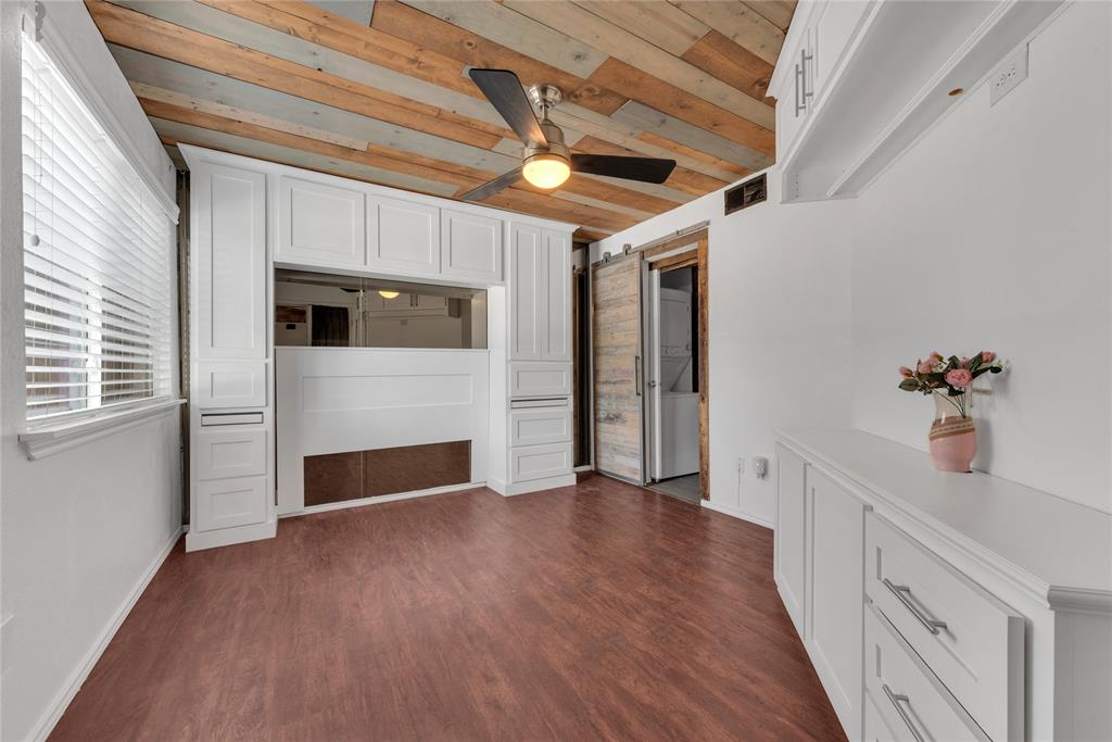 Oak Creek Condo - Residential